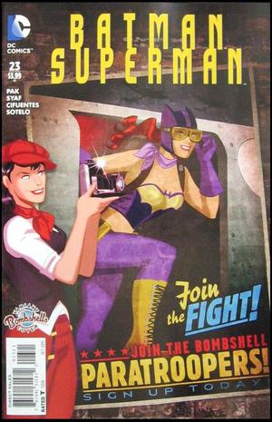 [Batman / Superman 23 (variant Bombshells cover - Des Taylor)]