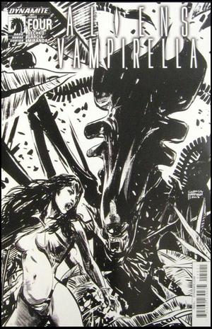 [Aliens / Vampirella #4 (Cover C - Retailer Incentive B&W)]