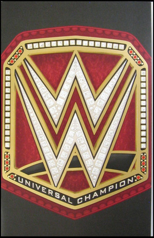 [WWE #1 (variant foil Universal Championship Belt cover - Scott Newman)]