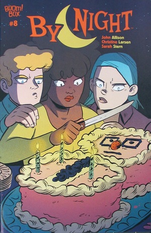 [By Night #8 (regular cover - Christine Larsen)]