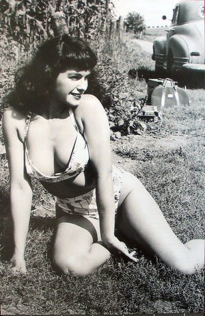 [Bettie Page - Unbound #2 (Cover F - Incentive Photo Virgin)]