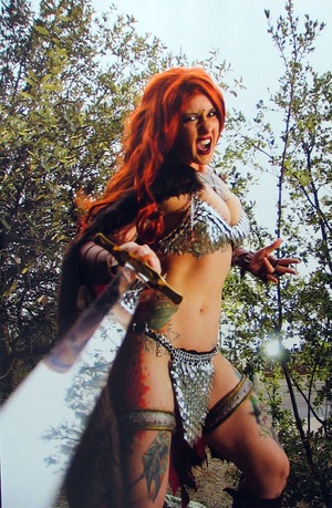 [Red Sonja (series 8) Issue #9 (Retailer Incentive Virgin Cosplay Cover)]