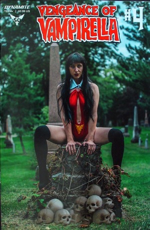 [Vengeance of Vampirella (series 2) #4 (Cover D - Cosplay)]