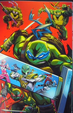 [Mighty Morphin Power Rangers / Teenage Mutant Ninja Turtles #4 (unlocked retailer variant cover - Khary Randolph)]