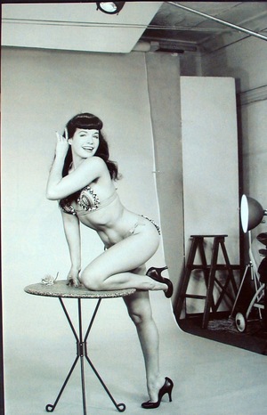 [Bettie Page (series 3) #2 (Bonus FOC Incentive Virgin photo cover)]