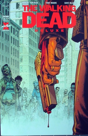 [Walking Dead Deluxe #4 (1st printing, variant cover - Tony Moore)]