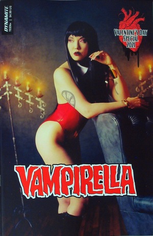[Vampirella - Valentine's Day Special 2021 (Cover C - Cosplay)]
