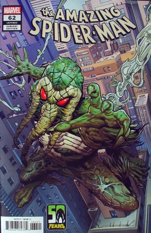 [Amazing Spider-Man (series 5) No. 62 (variant Man-Thing cover - Greg Land)]