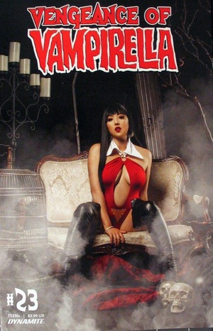 [Vengeance of Vampirella (series 2) #23 (Cover D - Cosplay)]