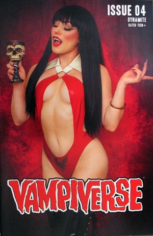 [Vampiverse #4 (Cover E - Cosplay)]