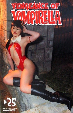 [Vengeance of Vampirella (series 2) #25 (corrected edition, Cover D - Cosplay)]