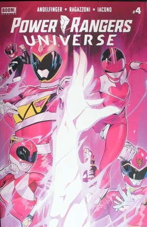 [Power Rangers Universe #4 (regular cover - Dan Mora)]