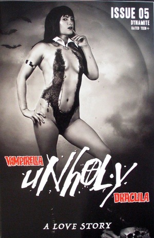 [Vampirella / Dracula - Unholy #5 (Cover N - Cosplay B&W Incentive)]