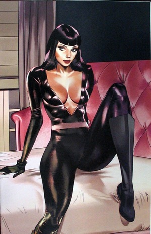 [Bettie Page - The Alien Agenda #5 (Cover N - Celor Full Art Incentive)]
