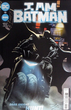 [I Am Batman 12 (standard cover - Christian Duce)]