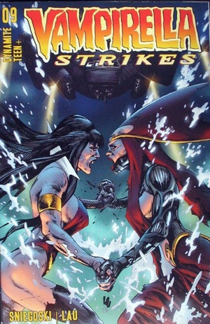 [Vampirella Strikes (series 3) #9 (Cover D - Jonathan Lau)]