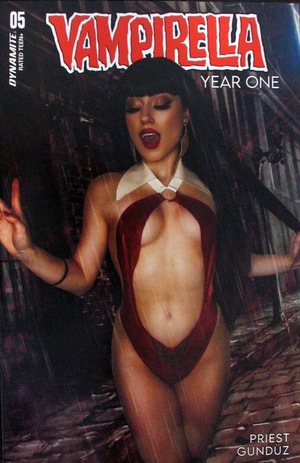 [Vampirella: Year One #5 (Cover E - Cosplay)]