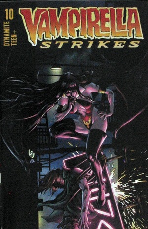 [Vampirella Strikes (series 3) #10 (Cover D - Jonathan Lau)]