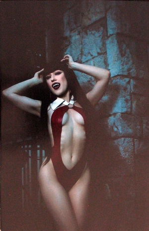 [Vampirella Vs. The Superpowers #4 (Cover I - Cosplay Full Art Incentive)]