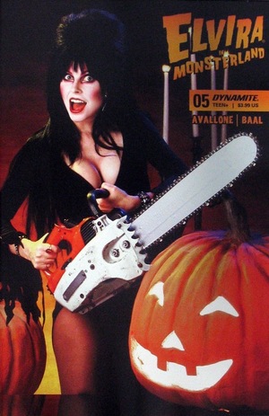 [Elvira in Monsterland #5 (Cover D - Photo)]