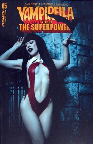 [Vampirella Vs. The Superpowers #5 (Cover F - Cosplay)]