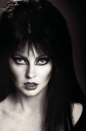 [Elvira Meets H.P. Lovecraft #1 (Cover I - Photo Full Art Incentive)]