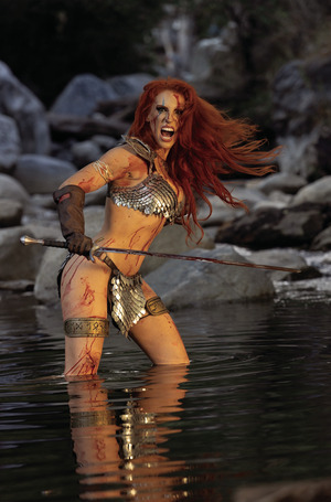 [Red Sonja (series 10) #9 (Cover H - Cosplay Full Art Incentive)]